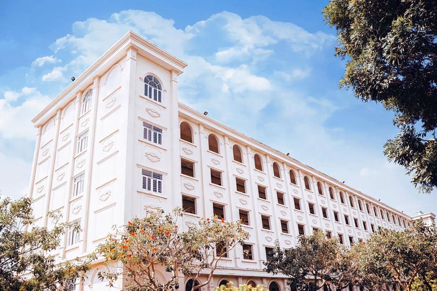 MIT University - Trường đại học thông minh với cơ sở vật chất cực xịn, sinh viên ra trường có thể khởi nghiệp ngay